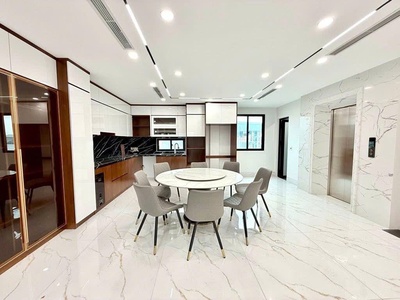 Bán nhà mặt phố hoàng văn thá chỉ hơn 300tr/mi vỉa hè rộng kinh doanh sầm uất - lô góc 83m 32 tỷ 3