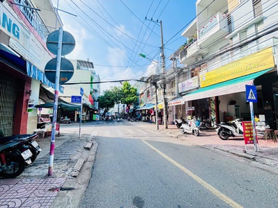 Nhà trung tâm huỳnh thúc kháng   gần chợ xóm mới, biển 5 phút   đang cho thuê 6tr/tháng 2