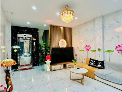 Nhà trích sài 34m, 7 tầng, thang máy, full nội thất xịn sò 0