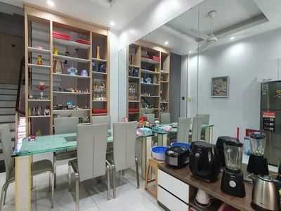 Bán nhà mặt tiền tân phước q10, 5 tầng, 240m2 dtsd ngang 6m, dòng tiền 300tr/năm, giá 19 tỷ tl 4