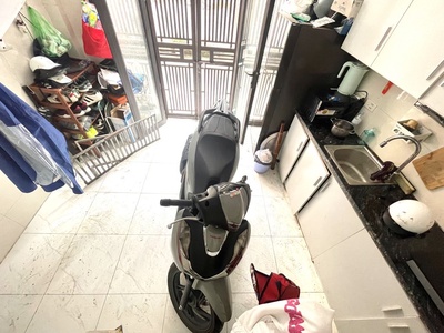 Hoàng quốc việt 18m x5 tầng chỉ 4,250 tỷ ngõ thông,lô góc,ô tô qua nhà,dân xây,30m ra phố 4