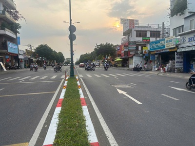 Bán nhà 2 mặt tiền lê văn việt - gần ngã tư man thiện, 7x30m, 3 tầng - 5pn,chào 47,5 tỷ. 0