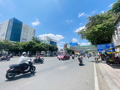 Nhà 56m  hẻm xe hơi   4 lầu khu vip nơ trang long   giá 10.679 tỷ 1