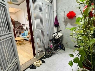 Trần cung dt 37m-7,4 tỷ ngõ ba gác,1 ngoặt vào nhà,dân xây chắc chắn 0