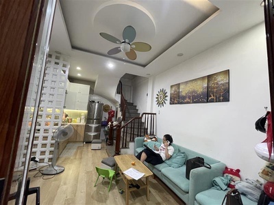 Trần cung dt 37m-7,4 tỷ ngõ ba gác,1 ngoặt vào nhà,dân xây chắc chắn 2