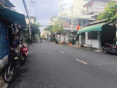 Chính chủ cần bán - nhà btct sổ hồng riêng, cách siêu thị coopmart nguyễn ảnh thủ 2 phút 3