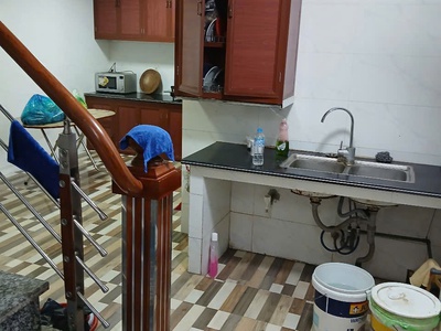 Cho thuê tầng 1 nhà mặt đường Hùng Vương , Sở Dầu . Vỉa hè rộng . Phù hợp làm văn phòng , kinh doanh 0