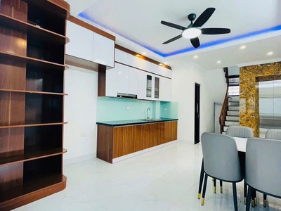 Chính chủ bán nhà cầu giấy 38m2 6 tầng thang máy xây mới ô tô đỗ cổng hơn 10 tỷ 1