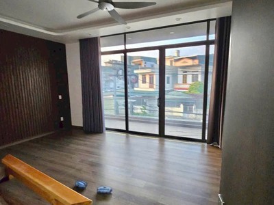 Bán nhà 2.5 tầng ngõ đường Điện Biên Phủ, TP Hải Dương, 96m2, mt 7m, 3 ngủ, 2vs, gara oto 5