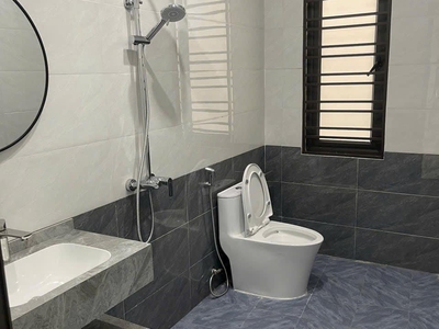 Bán căn nhà 3 tầng ngõ phố Mai Hắc Đế, ph Cẩm Thượng, TP HD, 42.8m2, mt 5.5m, 3 ngủ 6