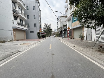 Cần bán 60m2 đất TĐC Thượng Thanh. Gần hồ điều hòa và đường Đoàn Khuê 40m kéo dài 4