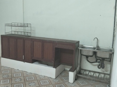Phòng 80m2 mặt tiền Lê Thị Bạch Cát, Q.11  giá 2 triệu 500 và 6 triệu 1
