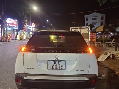 Bán Peugeot 2008 GT line , xe mầu trắng nguyên bản mới 90 , odo 4 vạn chuẩn 0