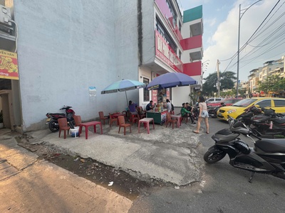 Mặt đường Hồ Sen - 32,7m2 - ngang 5,54 cực hiếm - vuông vắn - cạnh ngõ - giá cực tốt 259 tr/m2 1