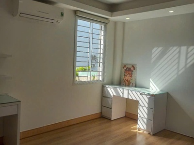  Nhà 4 tầng Kiệt hơn 4m Nguyễn Văn Linh - Trung tâm Hải Châu - Cách đường chính 15m  2
