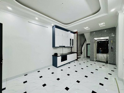Bán nhà mới phố đại la 40m2  5 tầng thang máy  50m ra mặt phố 9.3tỷ 1