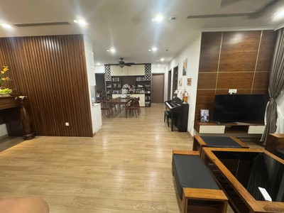 Bán nhà bằng b 41m2. 5 tầng. mặt tiền 4.5m. giá 9.2 tỷ hoàng mai hà nội 2