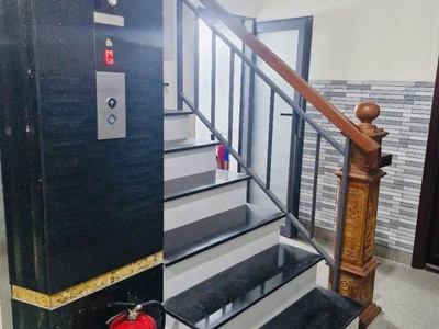 Quận 10   hxh tô hiến thành   tòa nhà 5 tầng thang máy   dòng tiền 800tr/năm   giá 16.5 3