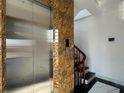 Nhà đẹp vị trí ddatrugn tâm đầu ngọc thụy 10m ra ô tô chánh,ngọc thụy 34m2 x 6 tầng 9.8 tỷ long 2