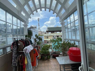 Bán nhà  nguyễn tri phương- phường 4 - sát mặt tiền- 3x10m - 5 tầng - 3 phòng  ngủ- vị trí cực đắc 4