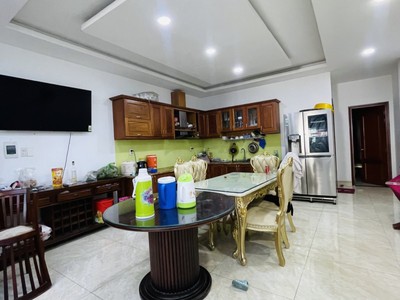 Bán nhà mặt phố q.2, p. cát lái, đường số 10, dt 162m2, 3 tầng, 4pn. sổ hồng, giá 18.7 tỷ. 2