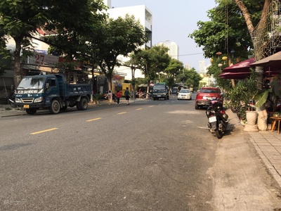 Bán nhà 3tầng - 2 mặt tiền đường núi thành - dt 203m2 - ngay khu trung tâm sầm uất- giá 24.3 tỷ 0