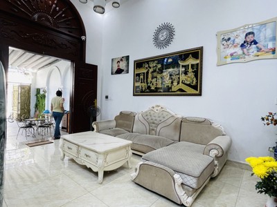Bán nhà mặt phố q.2, p. cát lái, đường số 10, dt 162m2, 3 tầng, 4pn. sổ hồng, giá 18.7 tỷ. 3