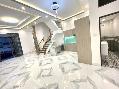 Bán nhà riêng mới đẹp vào ở  ngay  3 tầng 50m2 ngay chợ bình đông 4pn wc riêng 1