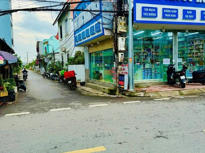 Lô góc hiếm   đầu chợ quý kim, đồ sơn   mặt đường 7m, vỉa hè 2 bên   giá chỉ 2.5x tỷ   zalo 0567 2