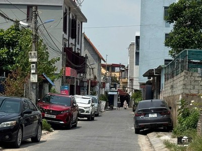 Lô góc hiếm   đầu chợ quý kim, đồ sơn   mặt đường 7m, vỉa hè 2 bên   giá chỉ 2.5x tỷ   zalo 0567 3