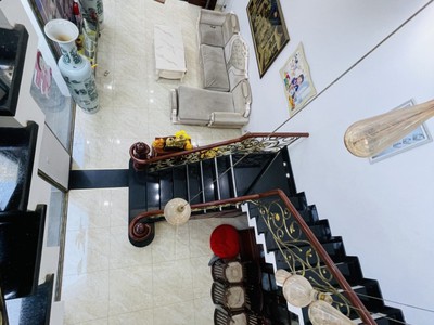 Bán nhà mặt phố q.2, p. cát lái, đường số 10, dt 162m2, 3 tầng, 4pn. sổ hồng, giá 18.7 tỷ. 1