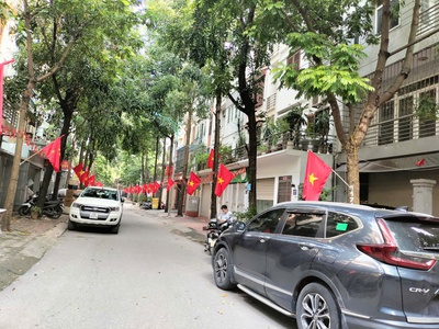Cho thuê biệt thự lô góc xa la 110m2 x 4 tầng, kd hàng ăn, cà phê, trung tâm đào  tạo 1