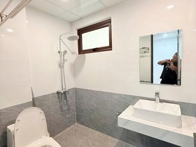 Bán nhà liền kề kẻ tạnh   giang biên, 5 tầng mới đẹp, gần ngõ ô tô tránh, giá chỉ 5.95 tỷ 2