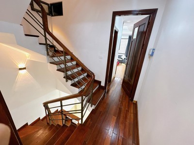 Cho thuê nhà vp, nhà hàng, kd, lương đình của, 109m2x 4t vỉa hè 30 tr 2
