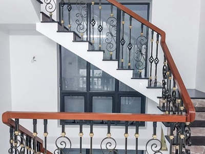 Mình cho thuê nhà đẹp, căn góc, nguyễn thị định, 94m2x 4t vỉa hè 31 tr 1