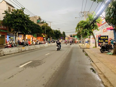 Bán nhà mặt tiền phan văn hớn, kết nối trường chinh ra ql1a, 8x55m, cấp 4, 38 tỷ  tl 1