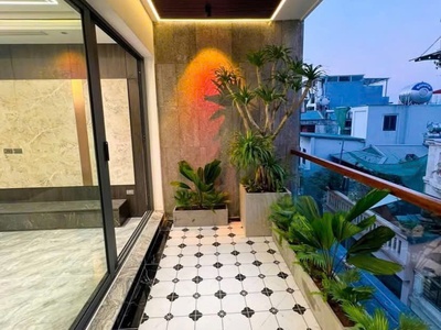 Siêu phẩm gara ô tô, thang máy ngoại giao đoàn/ xuân đỉnh- dt 60m2x 5 tầng- mặt ngõ ô tô tải- thông 4