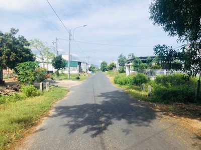 Bán đất 451m  mặt tiền nguyễn thông, tân bình, la gi   có 60m  thổ cư, chỉ 2 tỷ 4