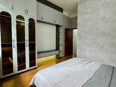 Bán nhà 3 tàng mới keng 4pn shr tân chánh hiệp q12 hẻm xe hơi 5m 4