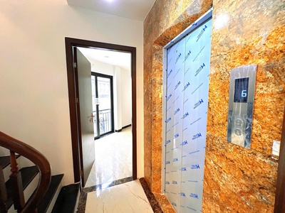 Bán nhà hoàng quốc việt, 55m2 x 5 tầng, thang máy. ô tô vào nhà, 20.x tỷ 1
