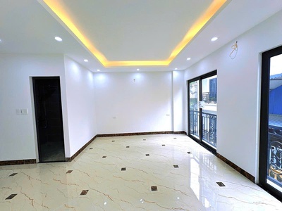 Bán nhà phố hoàng quốc việt 51m2 x 5 tầng, ô tô đỗ cửa, sổ đỏ chính chủ, 20.x tỷ 1