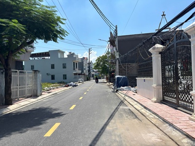 Bán siêu phẩm mặt đường Cát Linh   Tràng Cát dt 81,2m2 đường nhựa 8m giá chỉ 4,1 Tỷ gần dự án Vin. 1