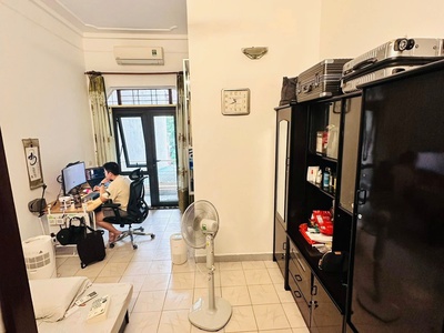 Bán nhà mặt phố hàng gà, 26m2, 4 tầng, mặt tiền 3.5m, 25.8 tỷ, vỉa hè rộng, đường 2 chiều, kd đỉnh 1