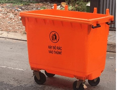 Giữ môi trường xanh sạch với xe gom rác 660 lít chất lượng cao 1