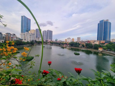 Cực hiếm Mặt Hồ Ngọc Khánh 60M2 5 Tầng 45 Tỷ vỉa hè rộng view toàn hồ 0