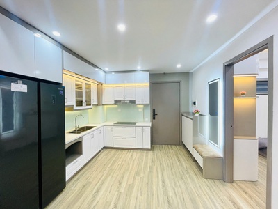 Cần bán căn hộ full đồ mới 100, ban công đông nam, view hồ, chung cư Thanh Hà 5