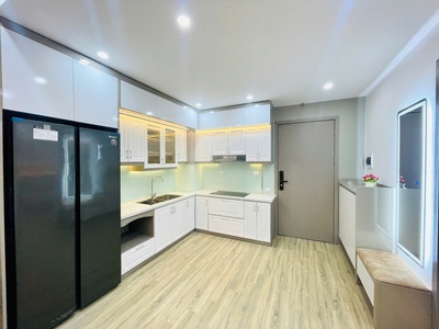 Cần bán căn hộ full đồ mới 100, ban công đông nam, view hồ, chung cư Thanh Hà 8