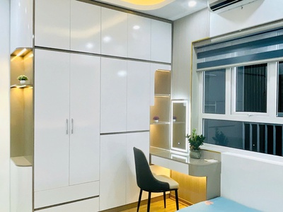 Cần bán căn hộ full đồ mới 100, ban công đông nam, view hồ, chung cư Thanh Hà 11