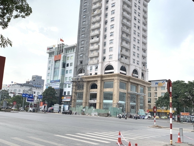 Cho thuê đất  MT: 17m DT: 425m2 đã có nền bê tông, phố Lê Hồng Phong 0