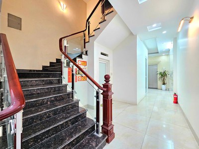Cho thuê nhà Quán Nam MT: 4,5m DT: 80m2 nhà nhiều tầng vỉa hè rộng, thông sàn 1